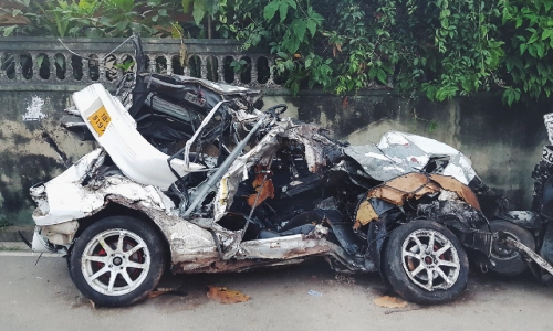 Vehicles-with-mechanical-failure-4.webp